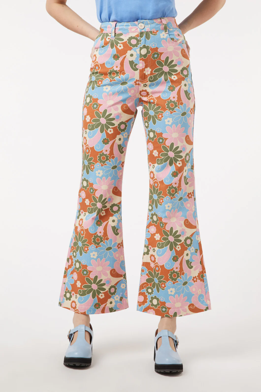60 S Donna Flare Jean - Image 5