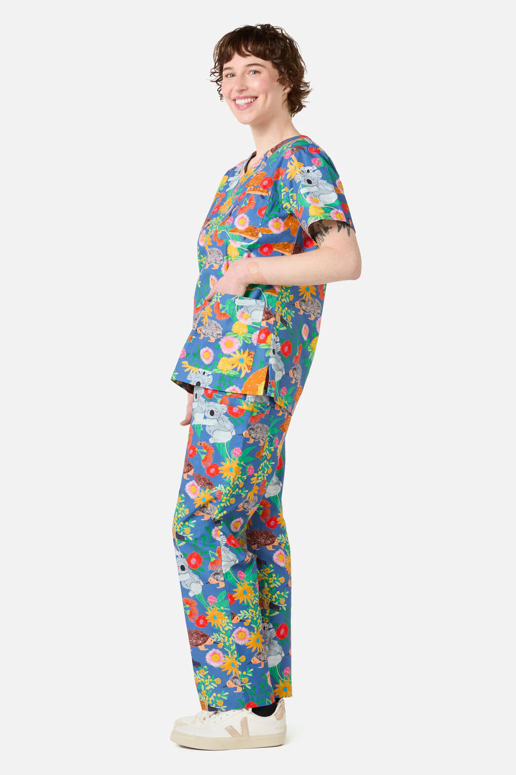 Bush Tapestry scrub set - Image 3