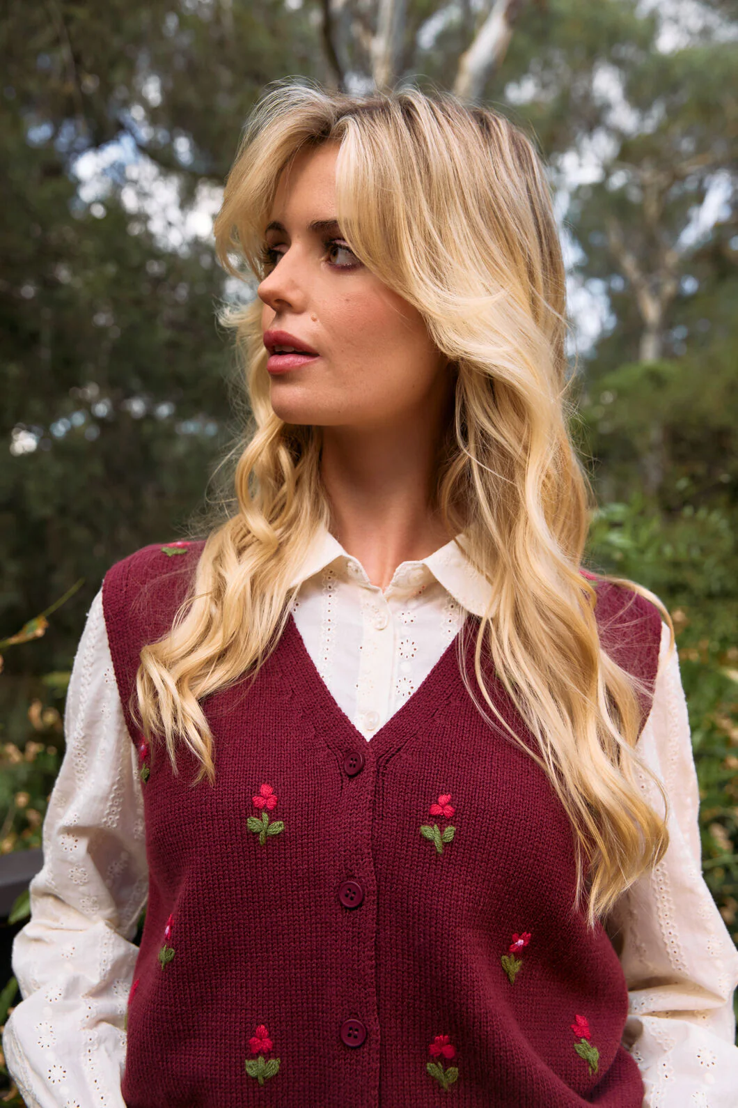 Ditsy Embroidered Knit Vest - Image 2