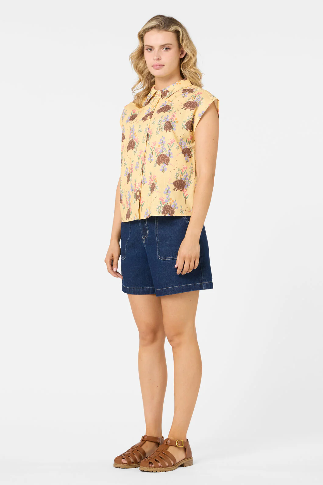 Echidna Sleeveless Shirt - Image 4
