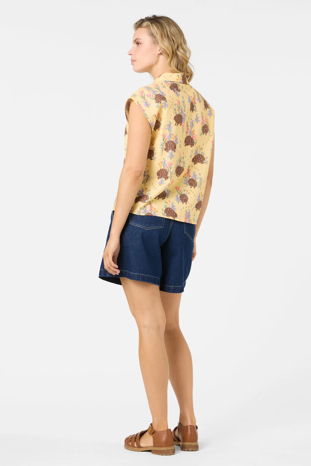 Echidna Sleeveless Shirt - Image 5