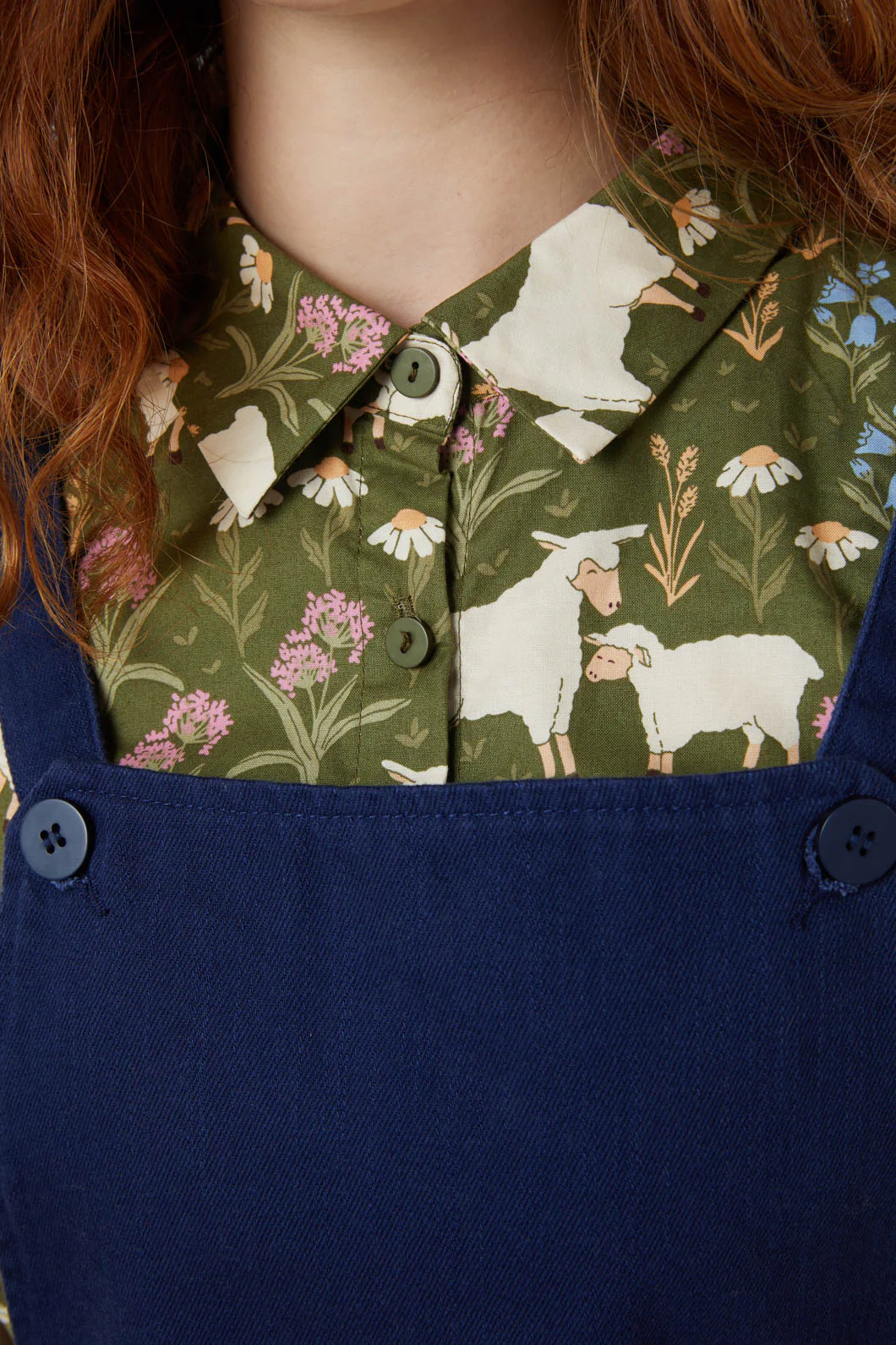Holly Drill Pinny - Image 5