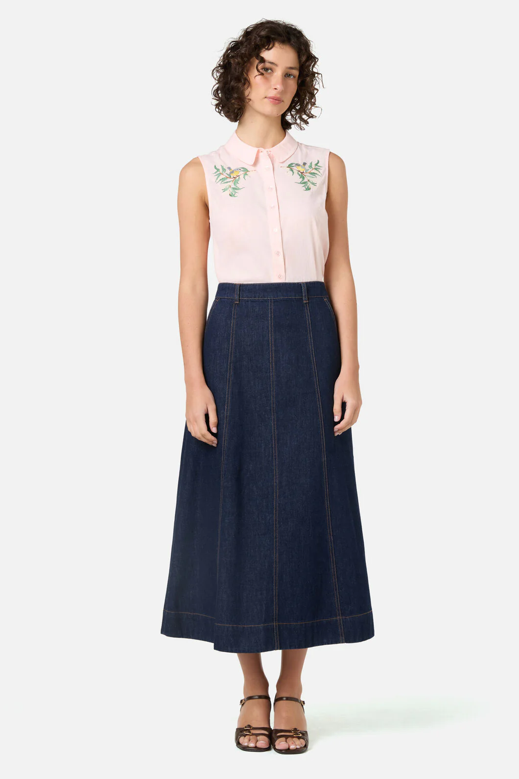 Robin Embroidered Sweet Shirt - Image 3