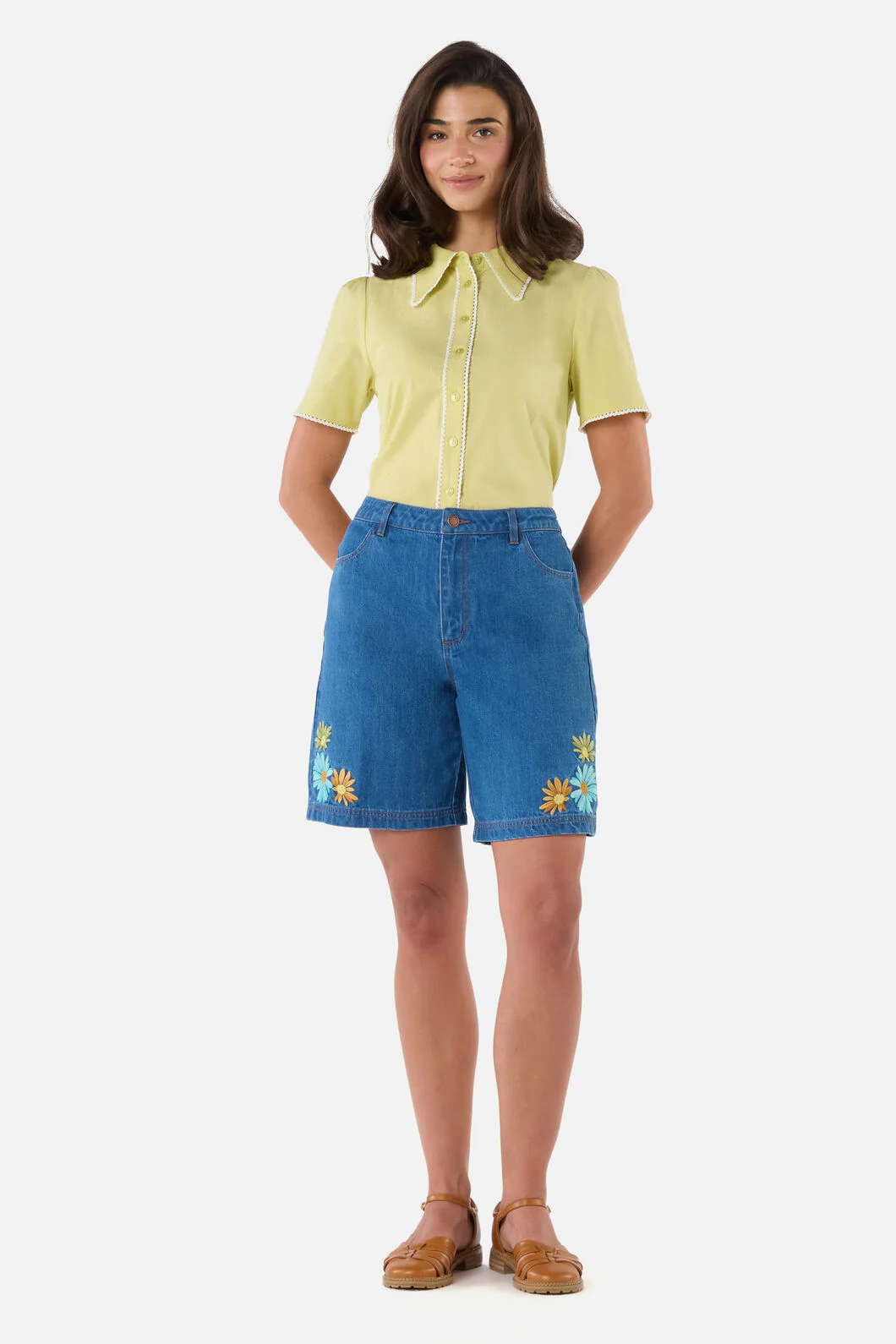 Sweet Daisy Embroidered Short
