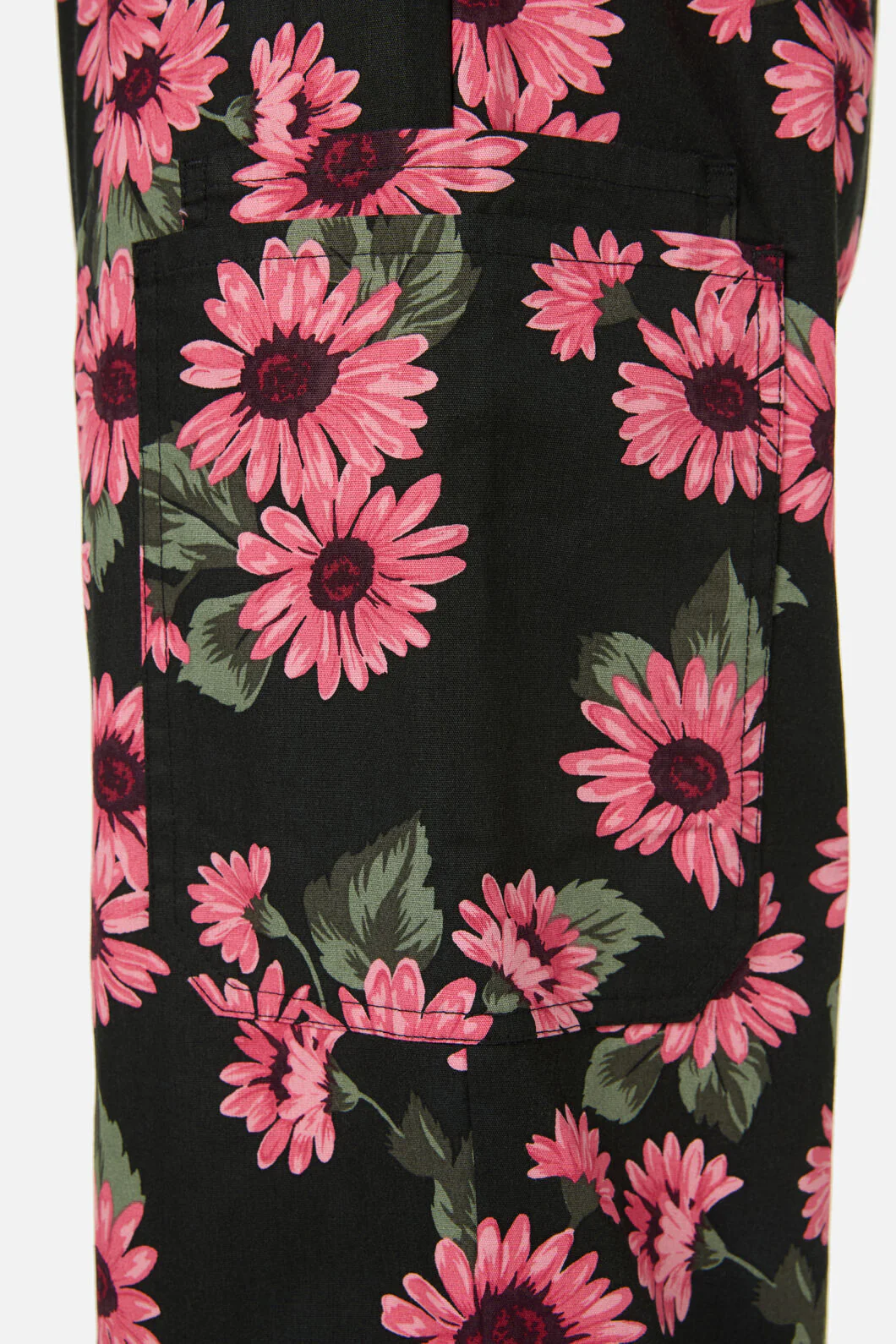 Winter Daisy scrub set - Image 5
