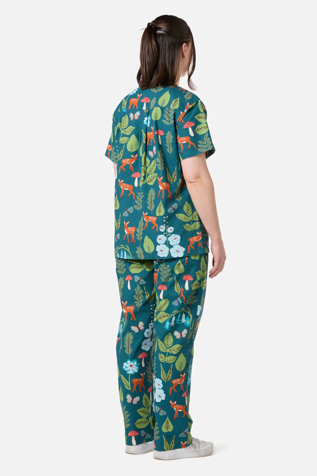Winter Deer Scrub Set - Image 7
